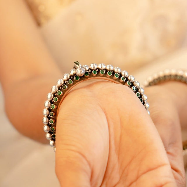 925 pure silver green stone embossed ball kada