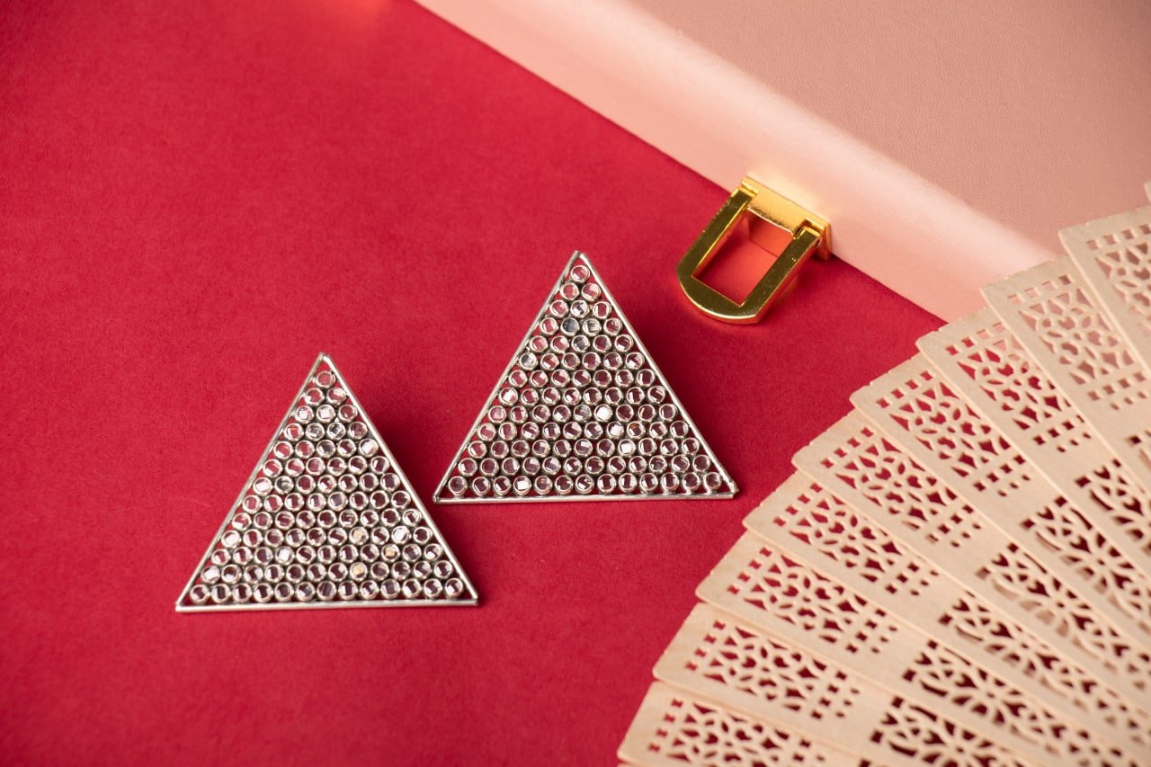 Essence Scintillating Triangle Classic Stud Earring