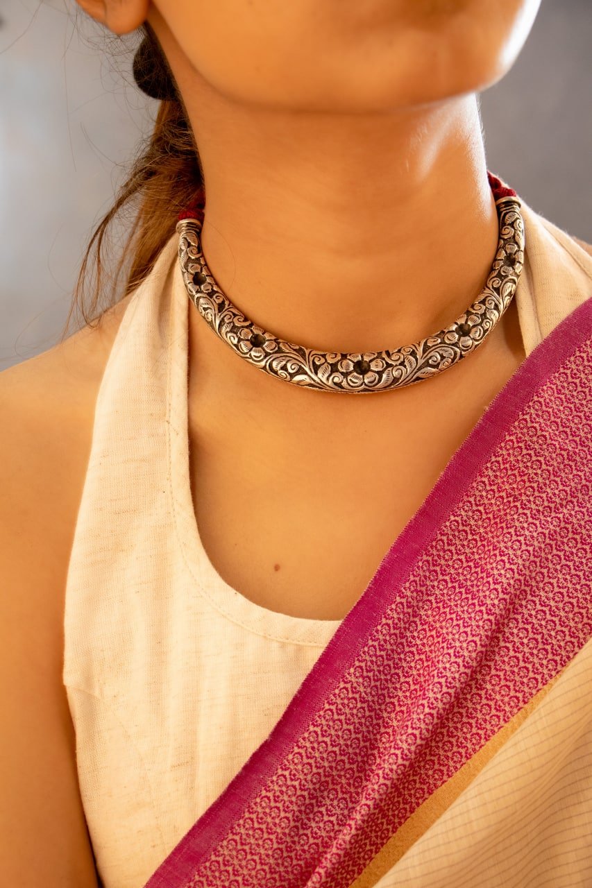 Tattva Flora Detailed Embossed Hasli