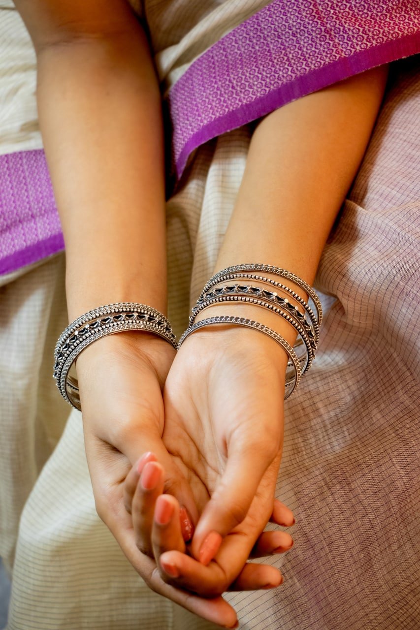 Mizoya Intricate Timeless Bangle Set