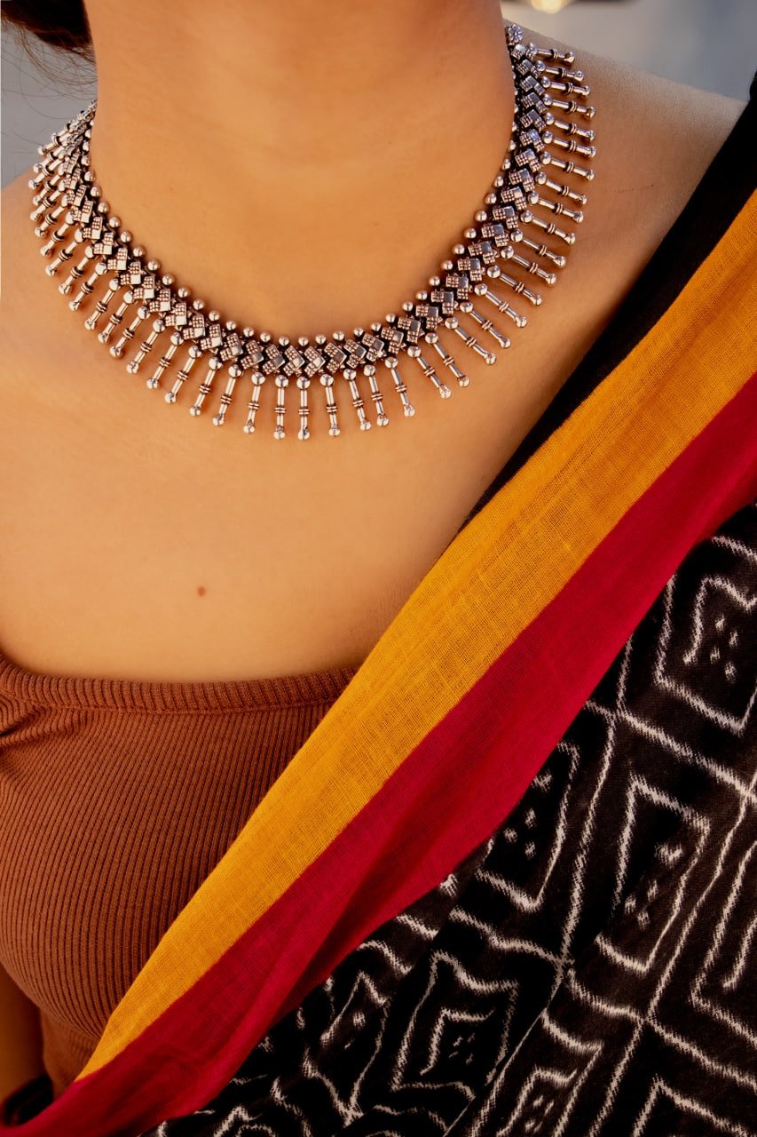 Adya Versatile Line Drop Necklace