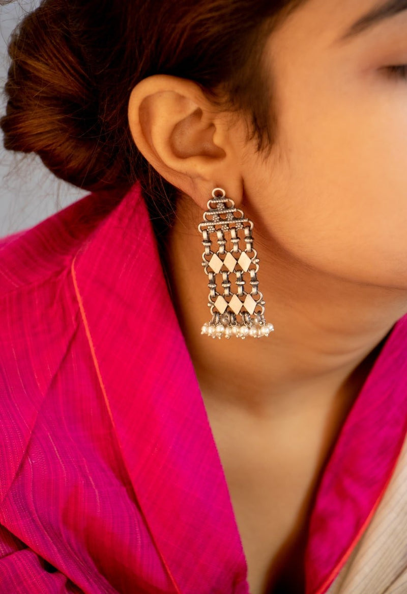 Tattva Intricate Jali Pearl Drop Earring