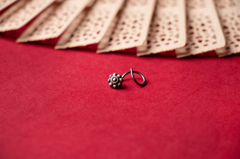 Moh Embossed Flower Motif Nose Ring