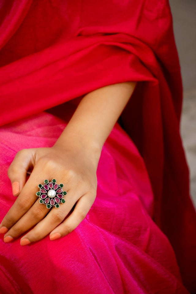 Essence Multistone Classic Ring