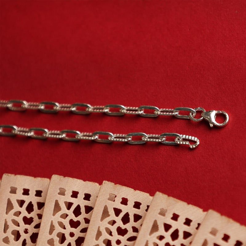 925 pure silver intricate link chain, close-up