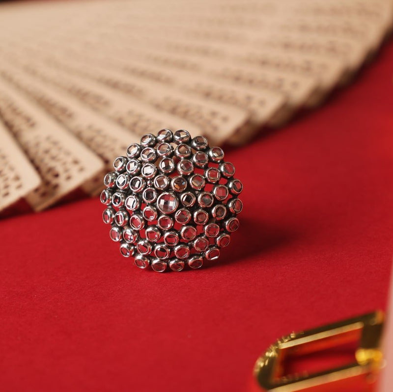 Essence Scintillating Circular Classic Ring