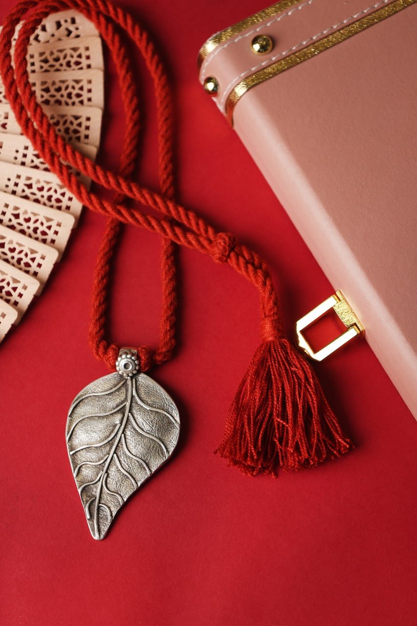 Adya Peepal Leaf Dori Necklace