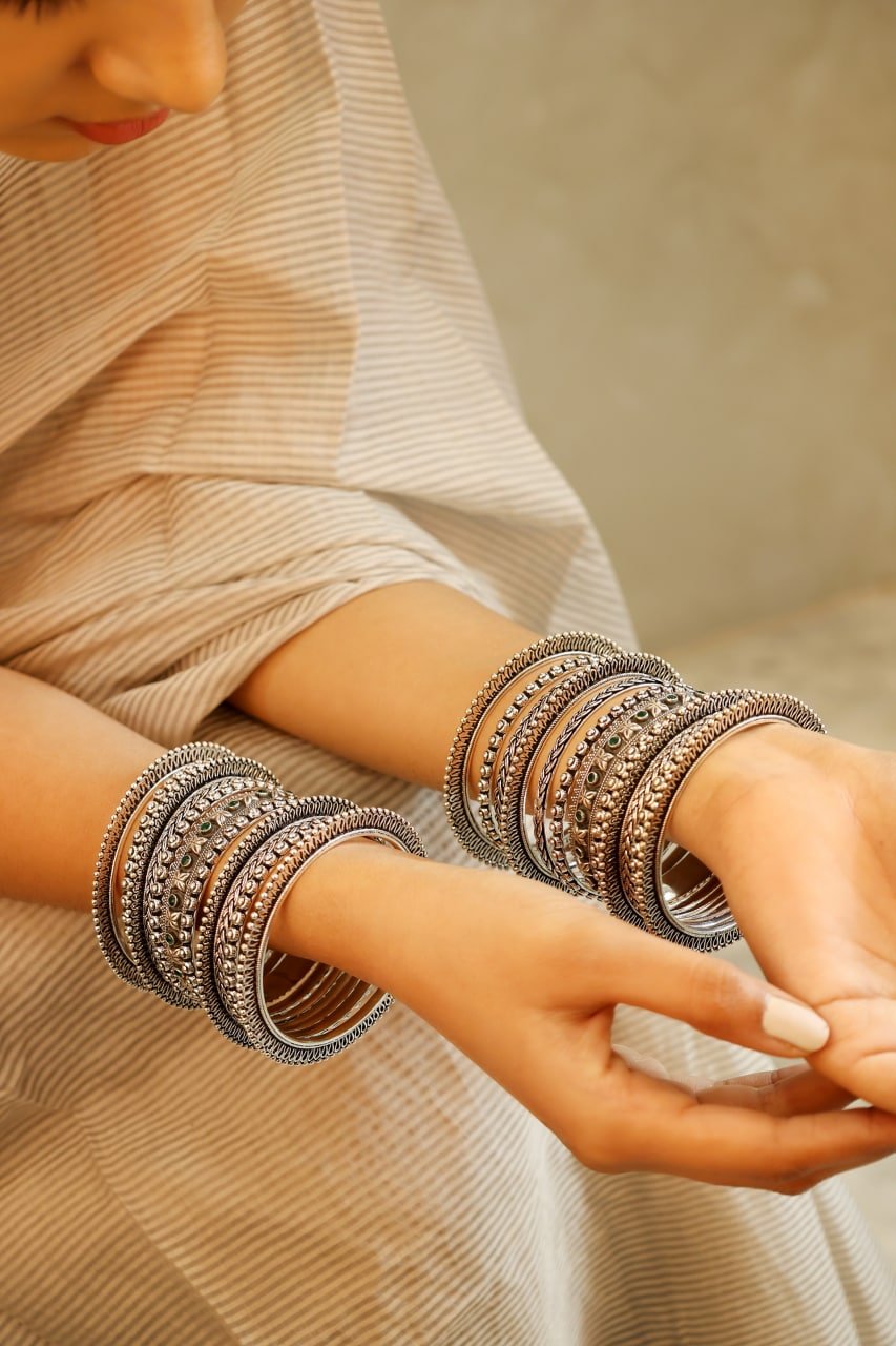 Tattva Classic Intricate Bangle Set