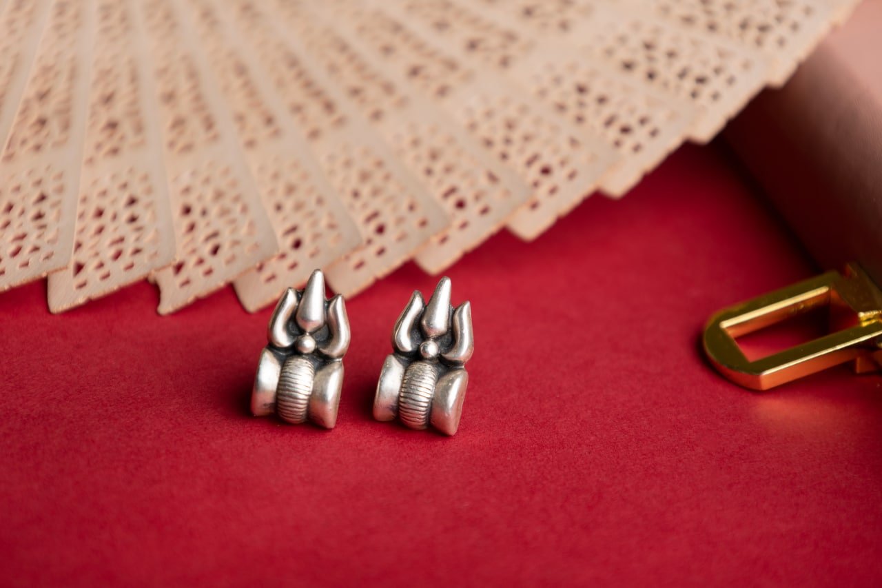 Moh Shiva Trishul Stud Earring