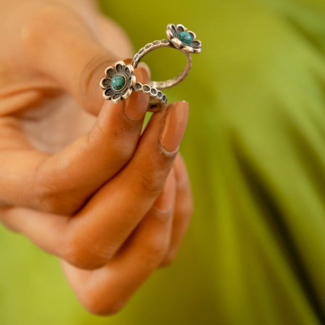 Moh Turquoise Mini Flower Toe Ring