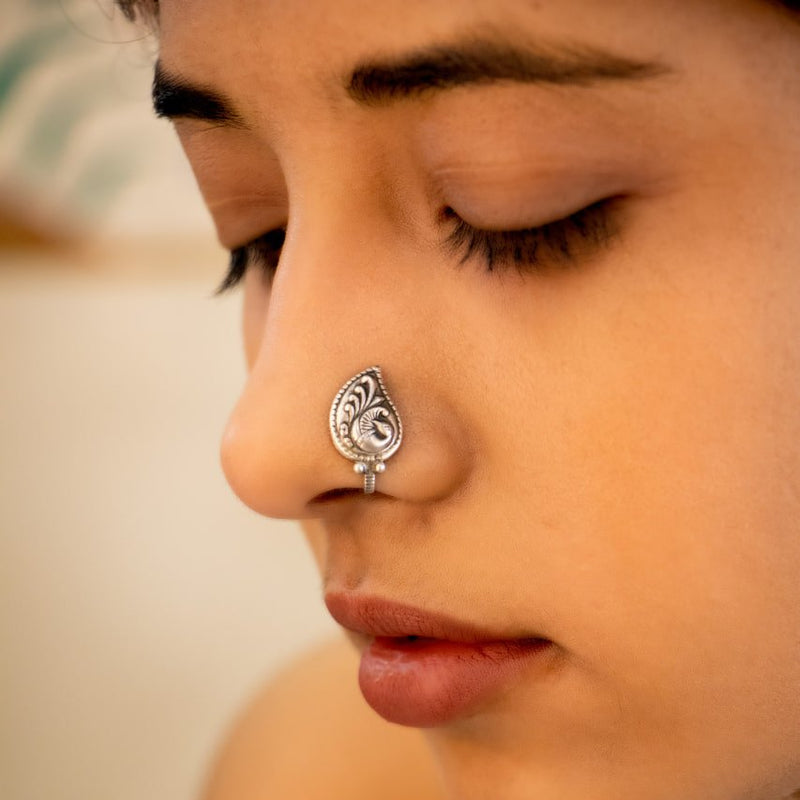 Moh Peacock Embossed Carry Motif Nose Clip on