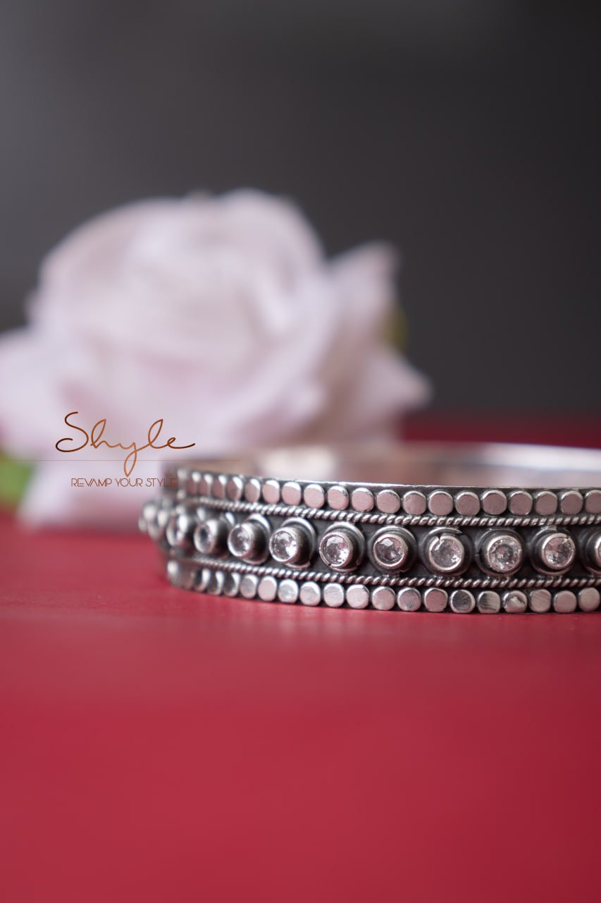 Tattva Jadau Zircon Versatile Bangle