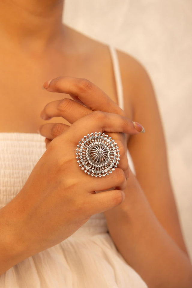 Anvaya Fine Carved Embossed Ring