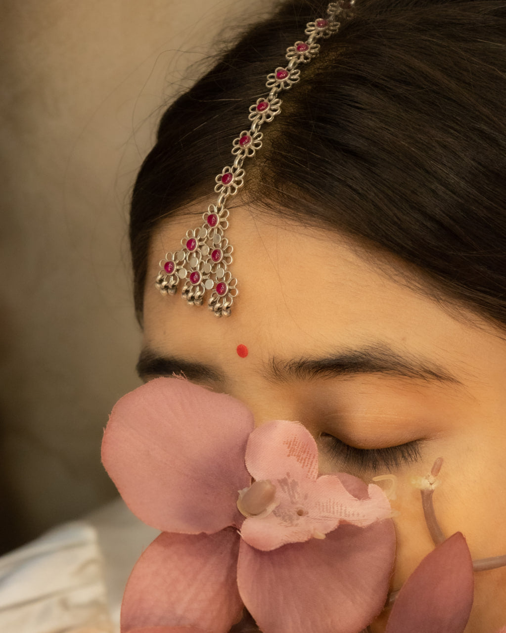 Tattva Carved Flower Statement Maangtika