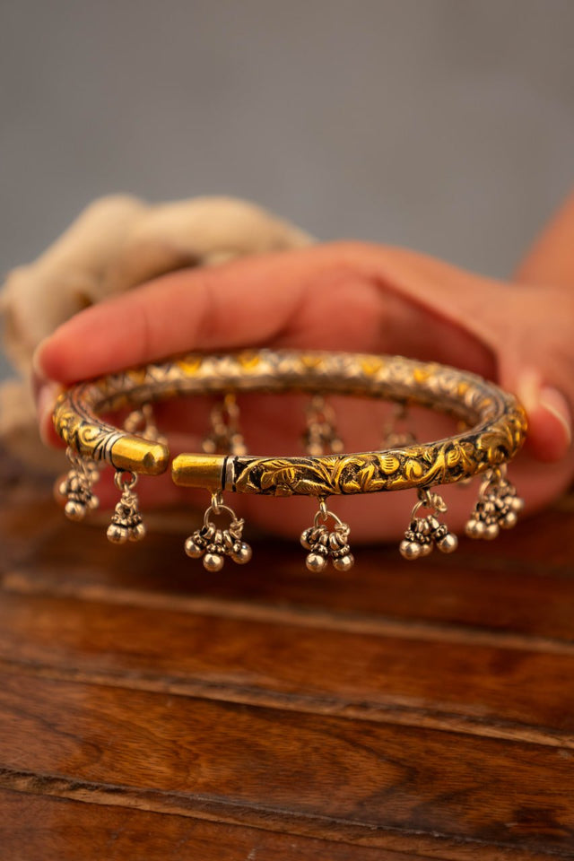 Tattva Chitai Intricate Ghughri Dual Tone Ankle Kada