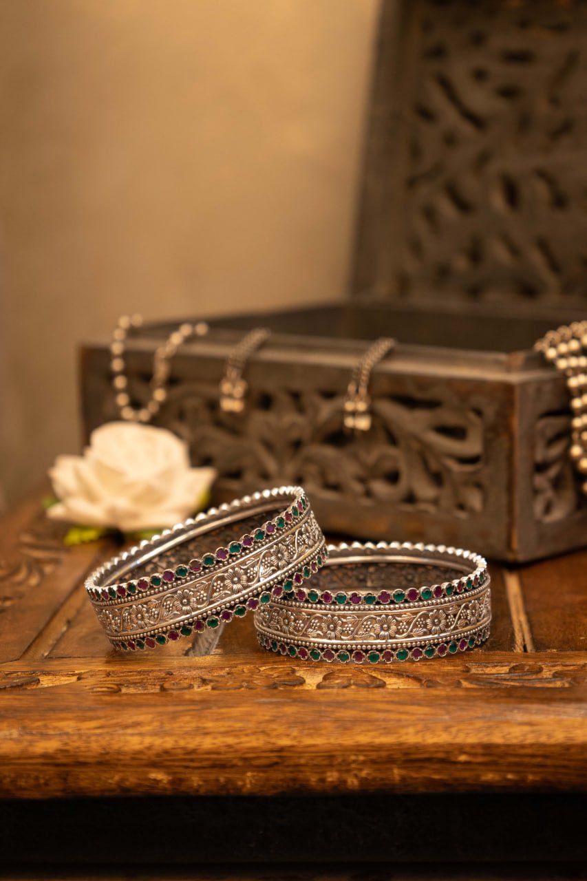 Tattva Intricate Flora Detailed Jadau Kada