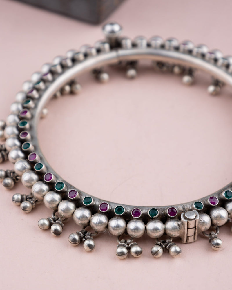 925 pure silver jadau ball embossed ghughri drop ankle kada, additional detail