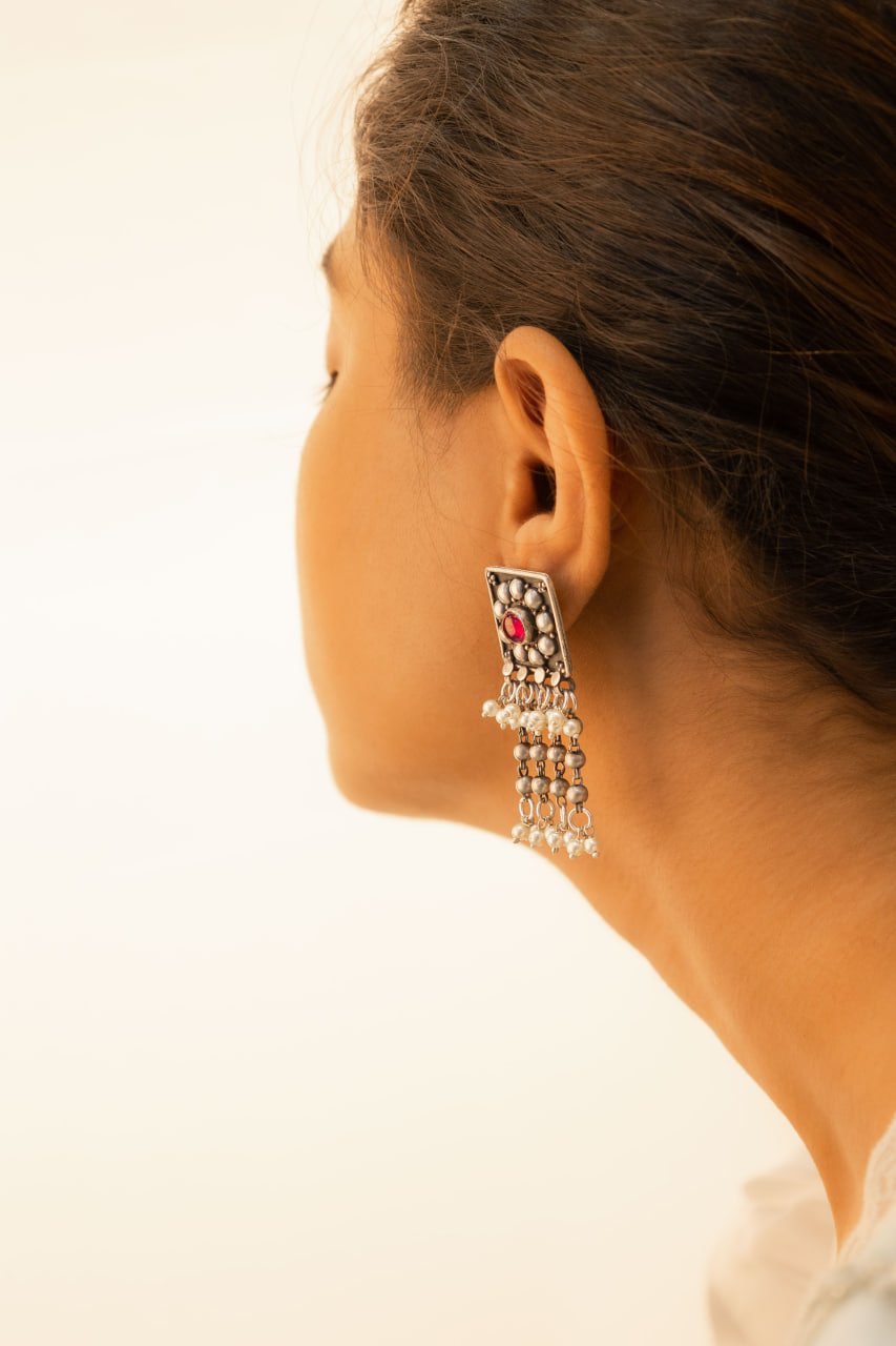 Tattva Jadau Tikdi Pearl Layered Earring