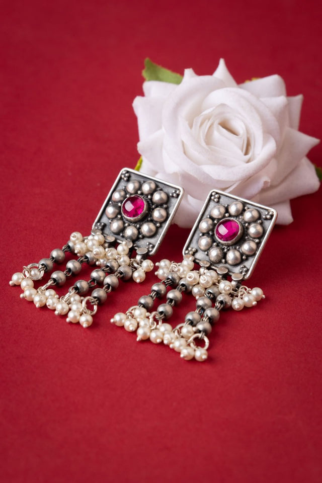Tattva Jadau Tikdi Pearl Layered Earring