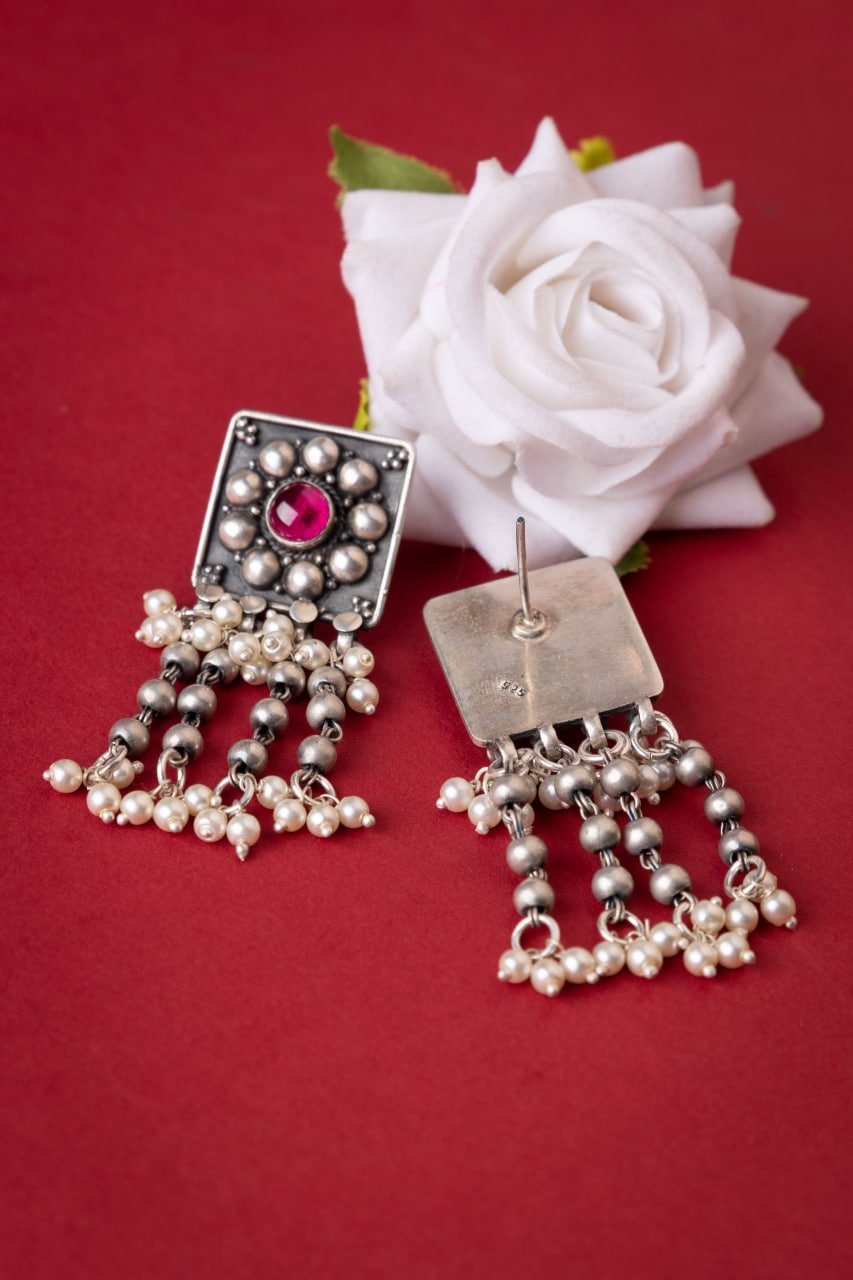 Tattva Jadau Tikdi Pearl Layered Earring