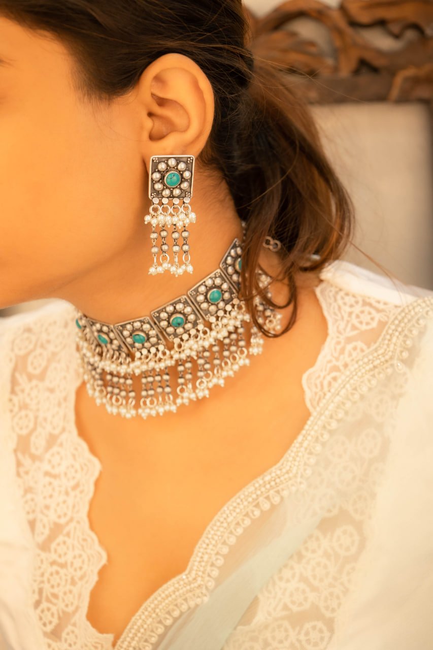 Tattva Turquoise Jadau Tikdi Sequence Pearl Layered Necklace Set