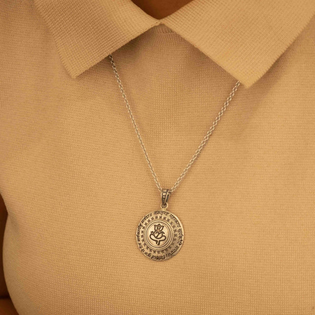 Vakratunda Mahakaya Auspicious Shri Ganesha Mantra Necklace