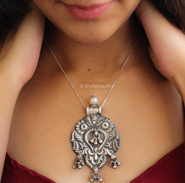 Mizoya Embossed Art Ghunghroo Hangings Pendant
