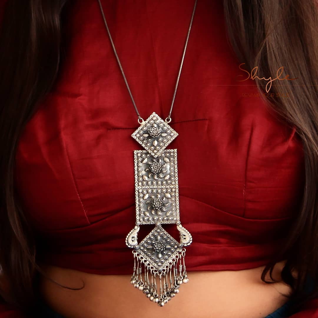 Anvaya Intricate Flower Art Classic Necklace