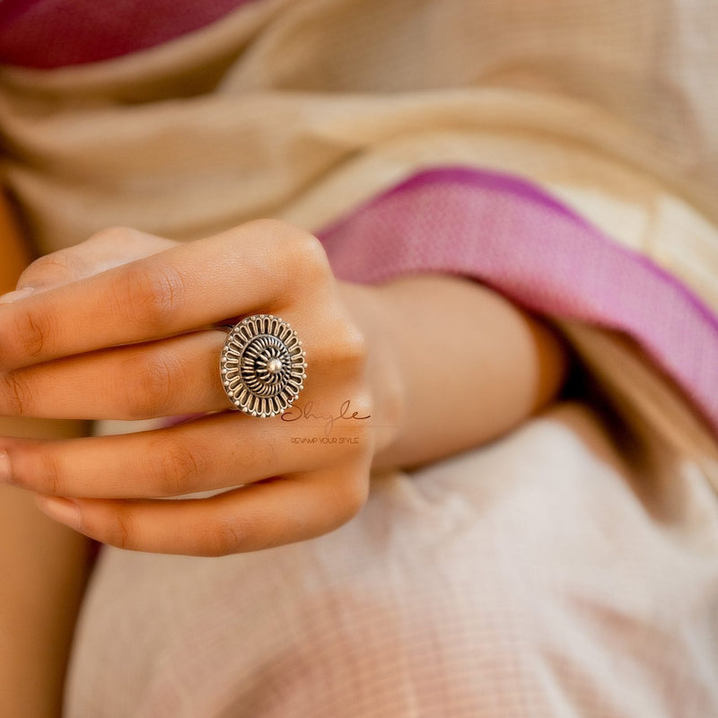 Adya Intricate Motif Sequence Classic Ring