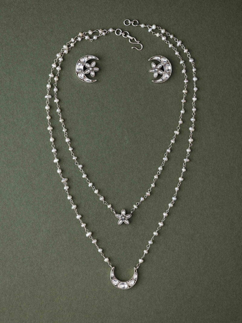 Essence Kundan Chaand Phool Moti Necklace Earring Set
