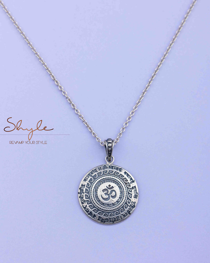 925 pure silver Maha Mrityunjaya mantra Om necklace, side view