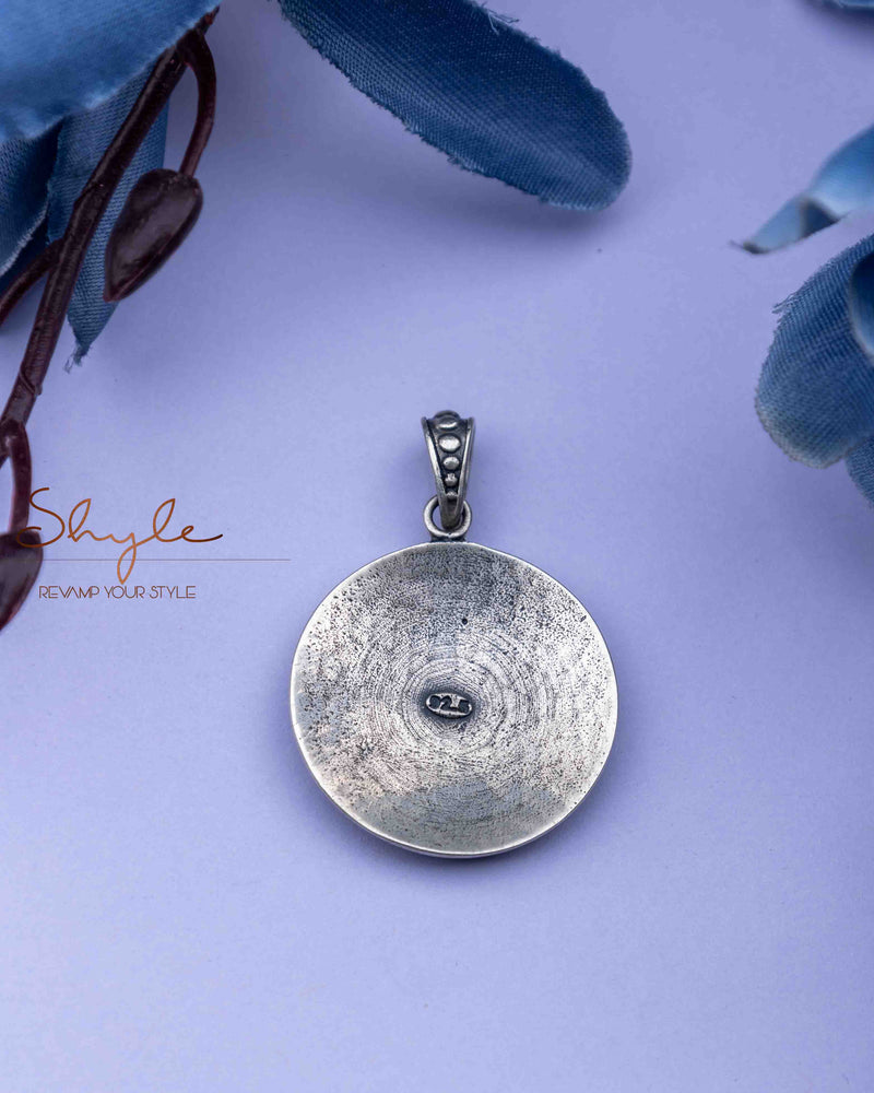 925 pure silver Maha Mrityunjaya mantra Om pendant, reverse view