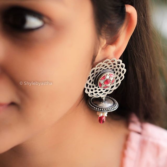 Tattva Carved Kundan Drop Earrings