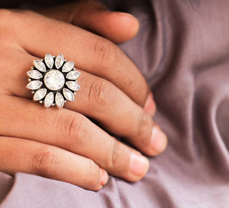 Essence Flower Zircon Ring