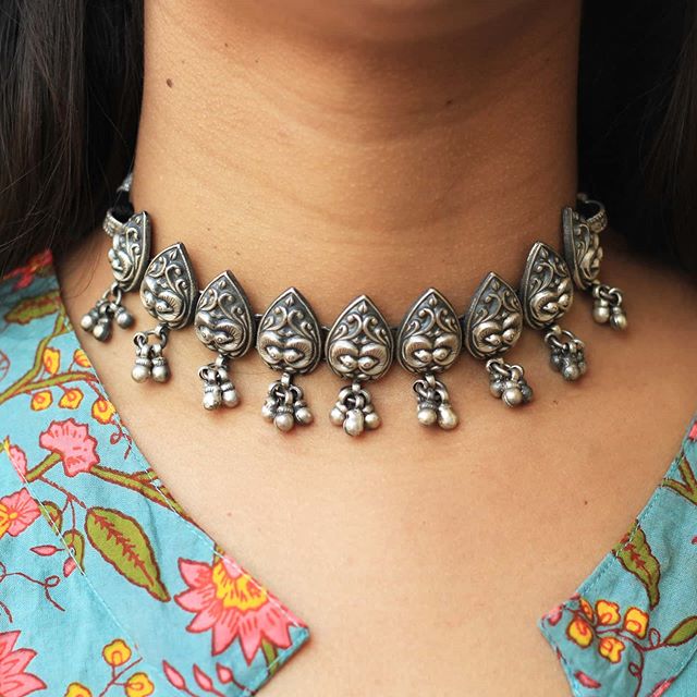 Moh Detailed Dual Peacock Choker