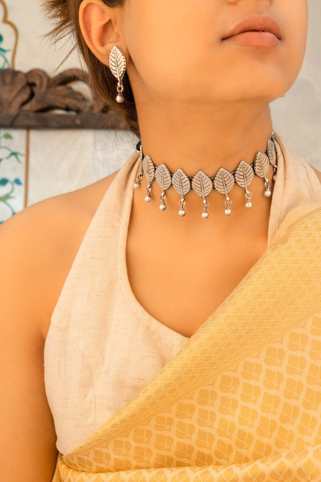Adya Intricate Leaf Drop Choker Set