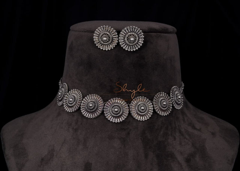 Adya Intricate Motif Sequence Necklace Set