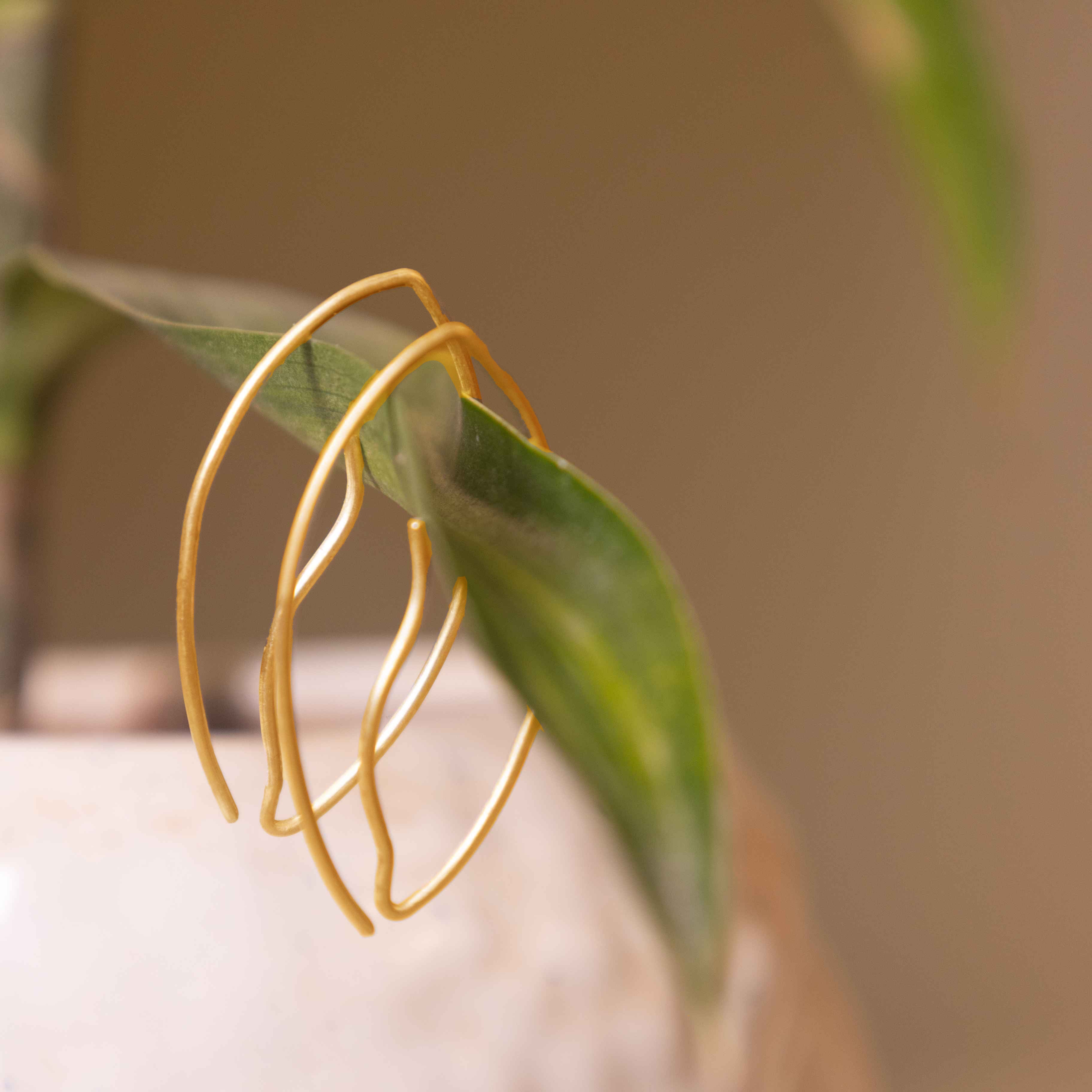 Adya Minimal Leafline Hoops