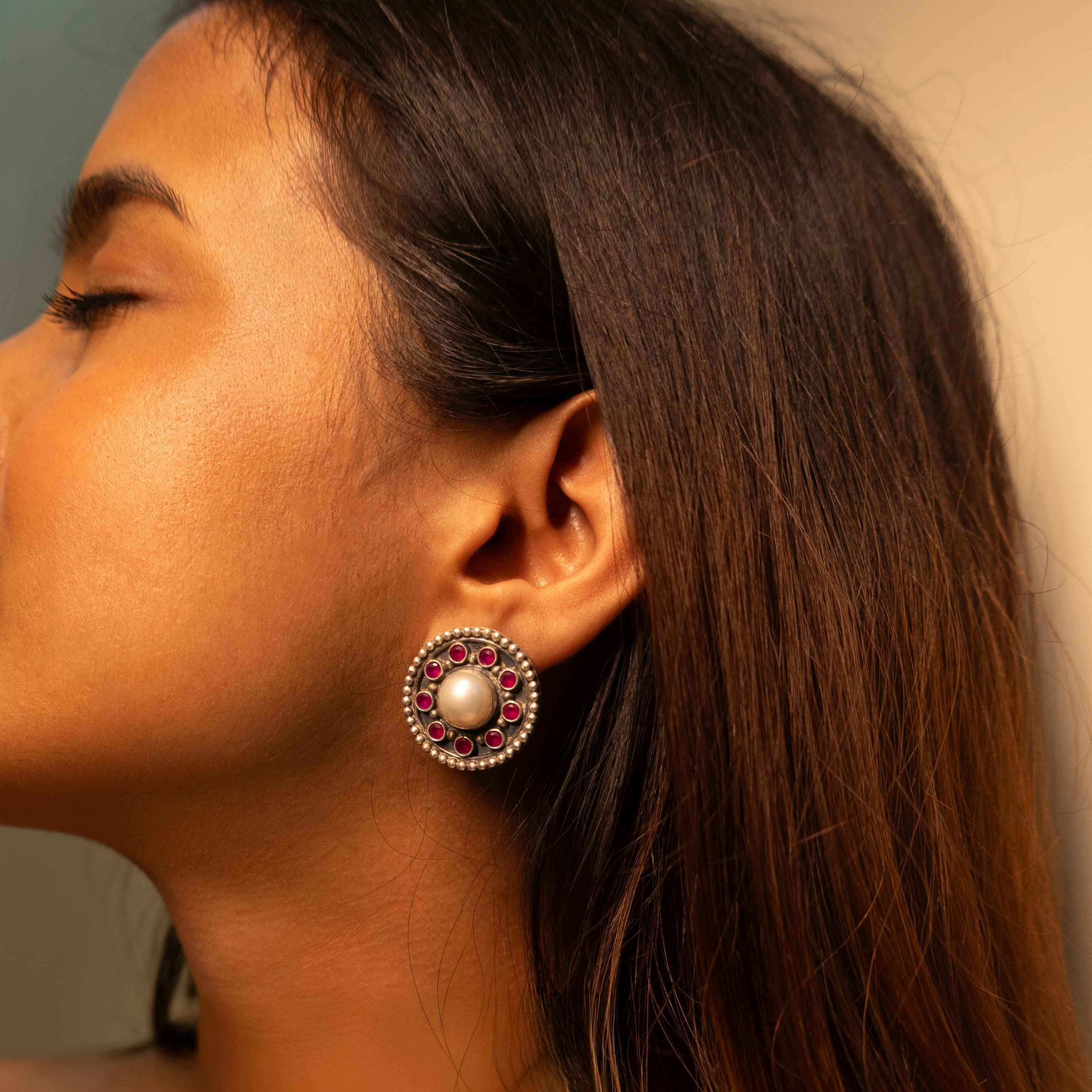 Adya Pearl Raani Classic Stud Earring