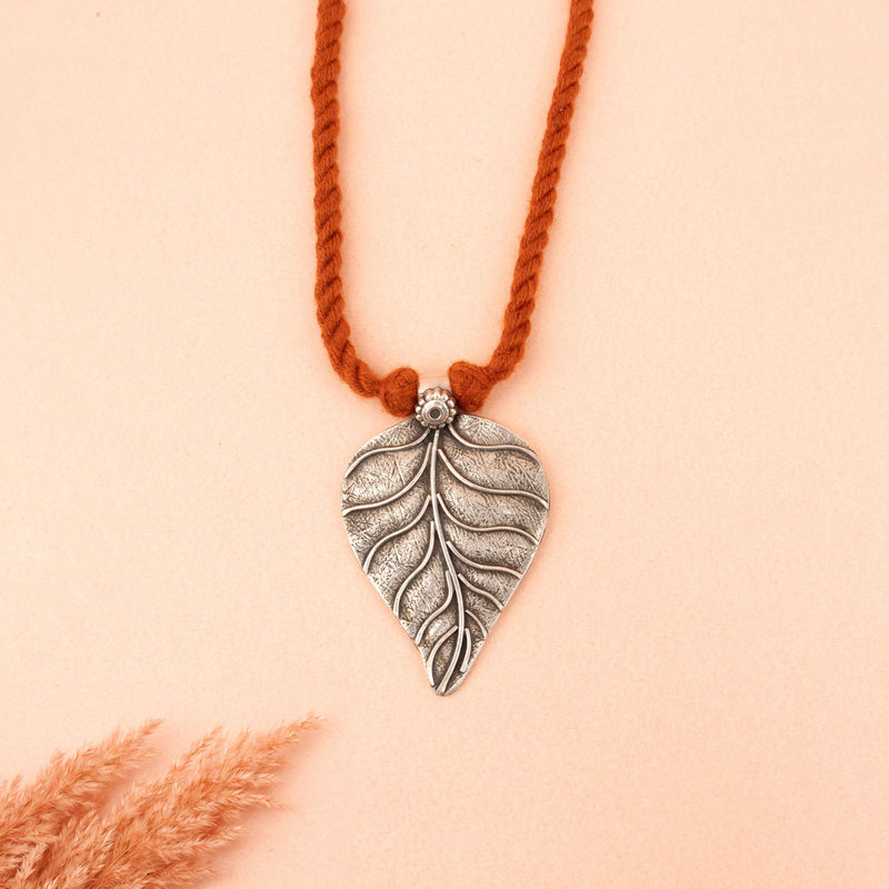 Adya Peepal Leaf Dori Necklace