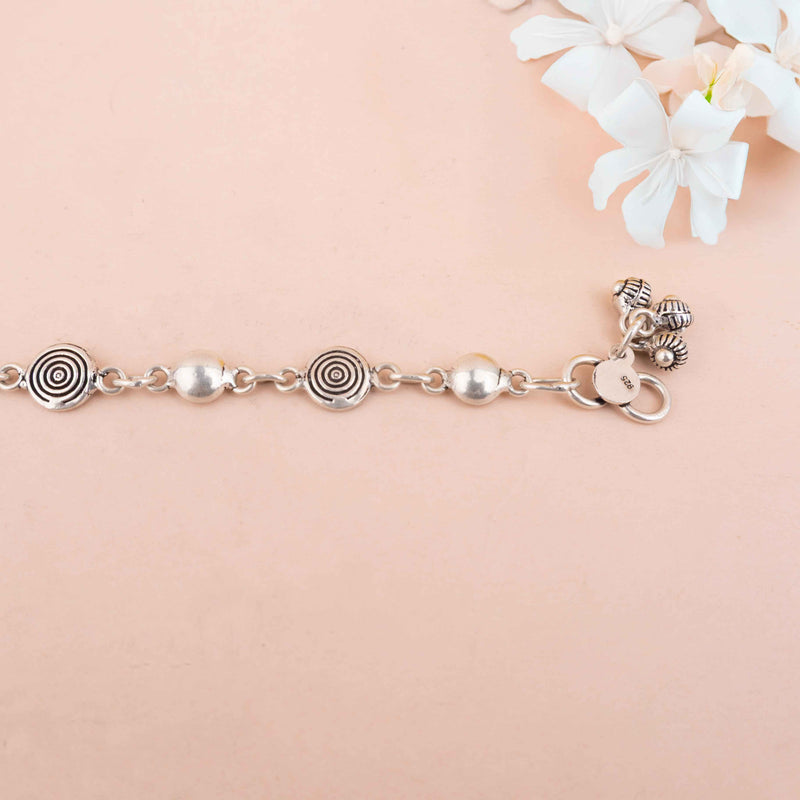 Adya Alternate Spiral Fine Anklet Pair