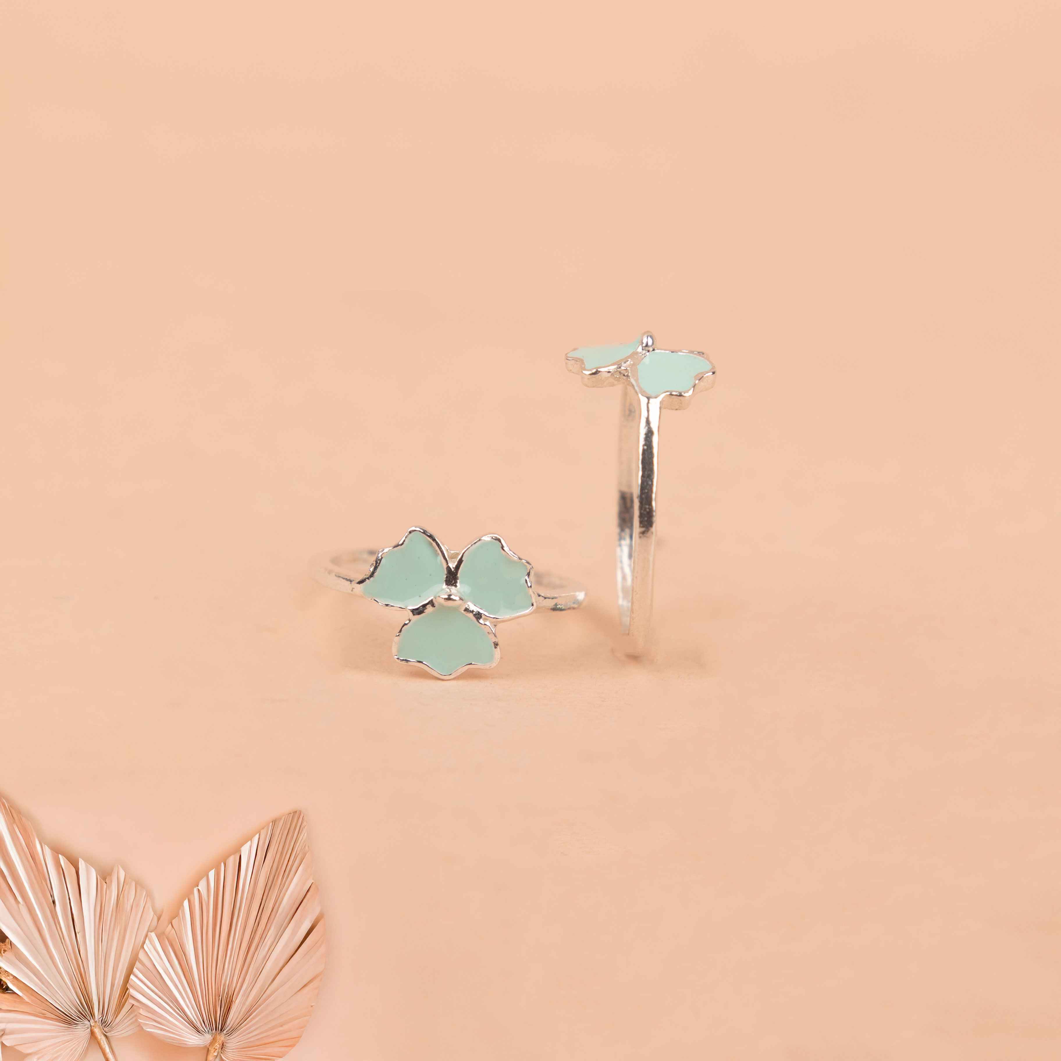 Adya Aqua Blossom Toe Ring Cum Midi Ring
