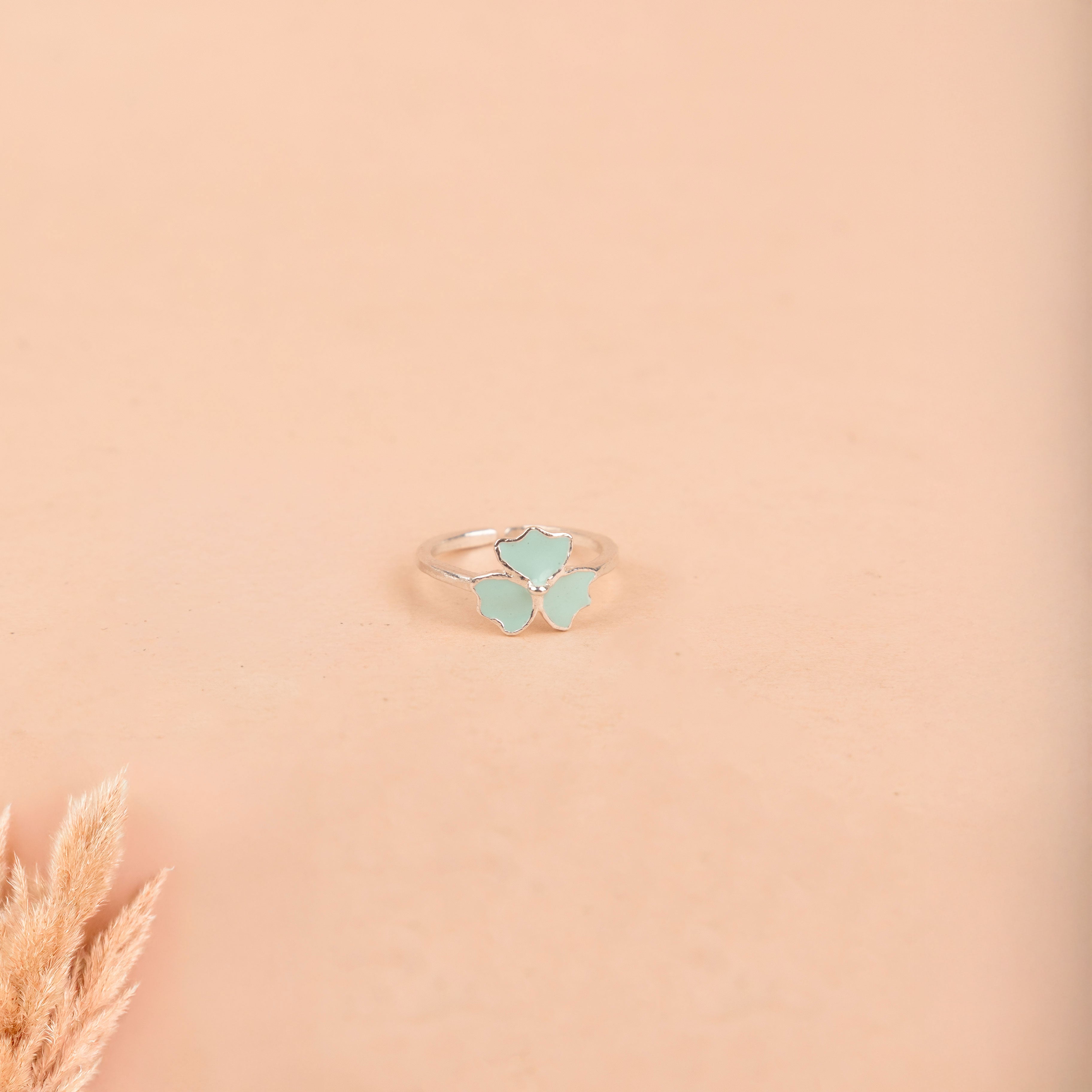 Adya Aqua Blossom Midi Ring