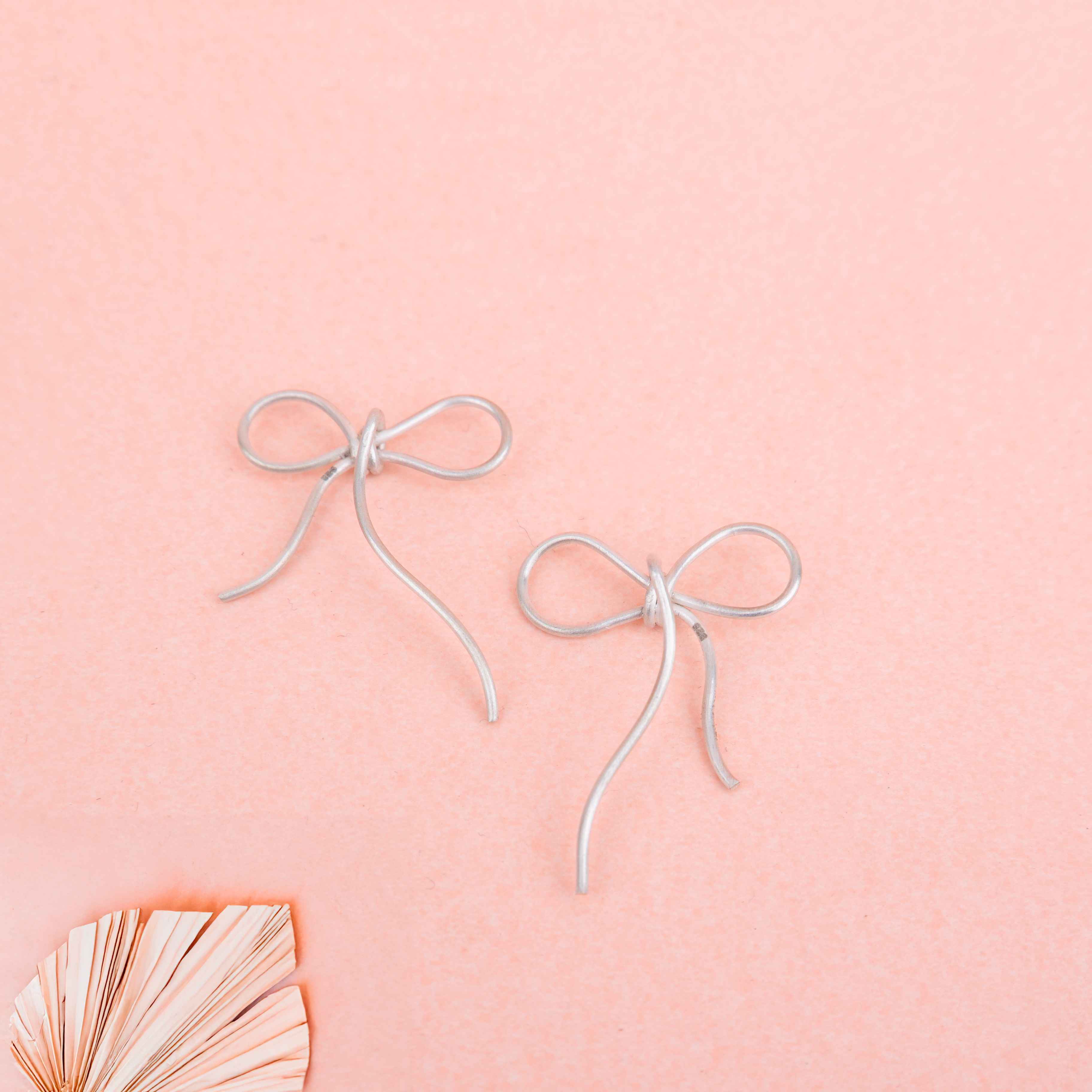 Adya Bow Knot Earring