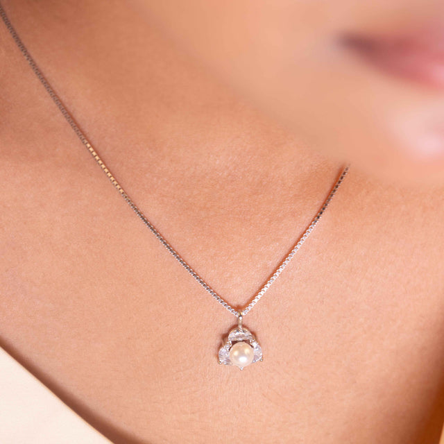 Adya Celeste Pearl Halo Necklace