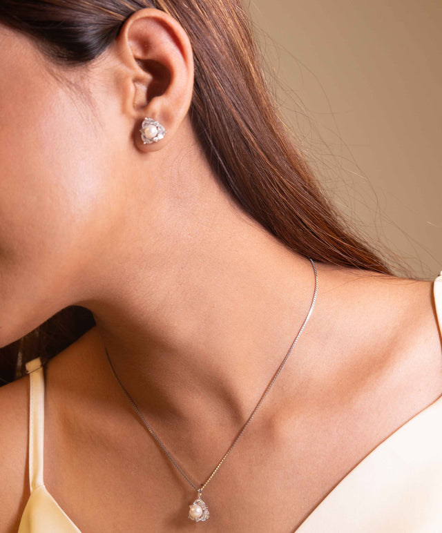 Adya Celeste Pearl Halo Set
