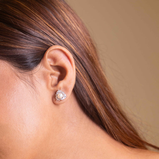 Adya Celeste Pearl Halo Set