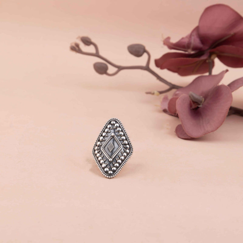 Adya Daana Art Diamond Ring