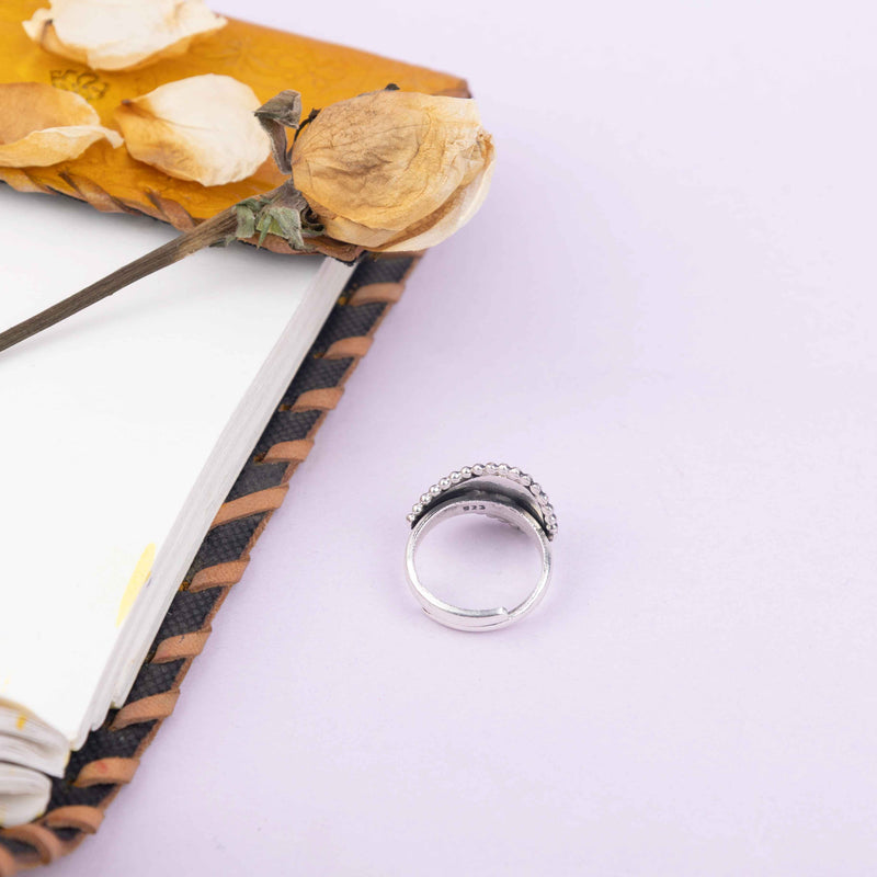 Adya Daana Detailed Ring