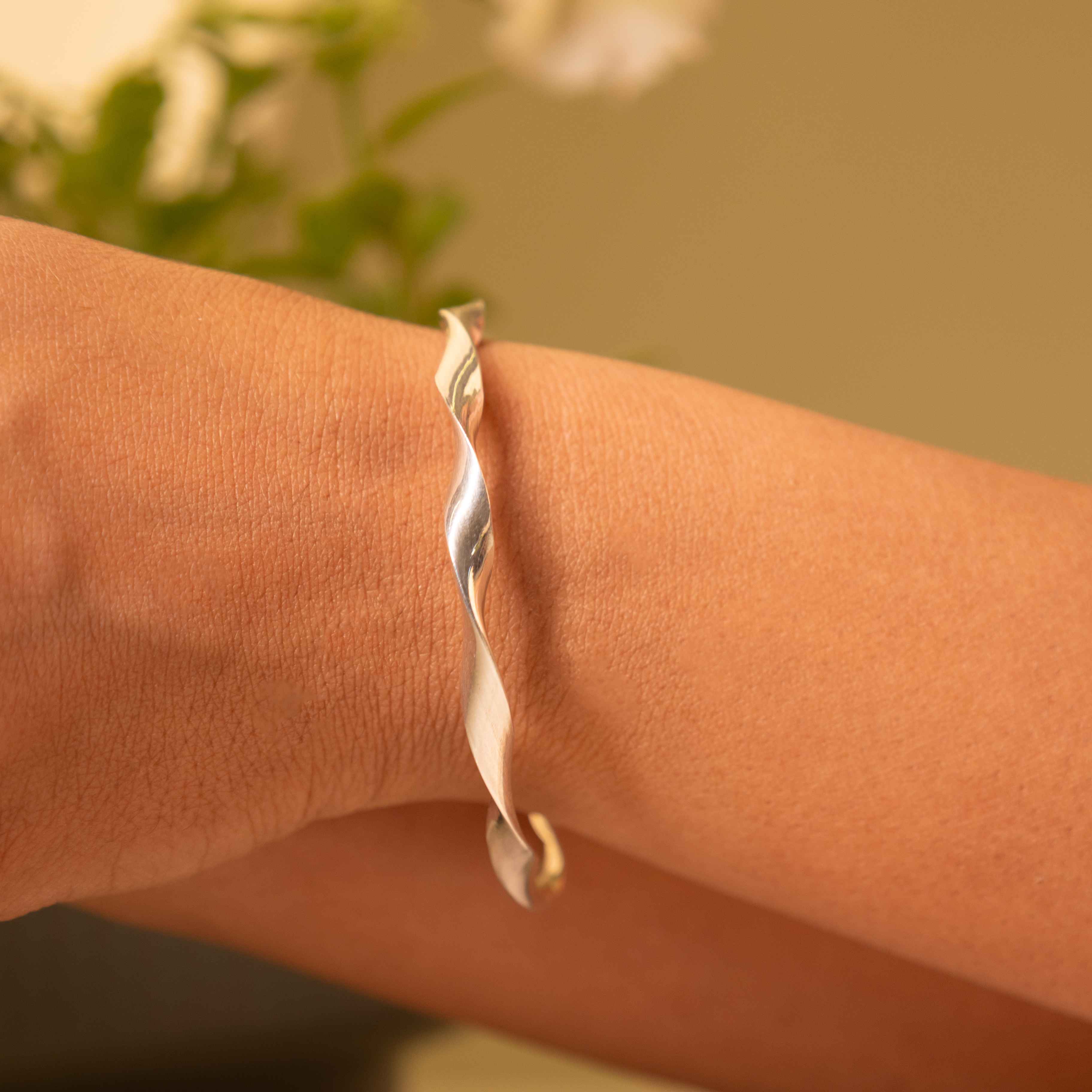 Adya Fine Spiral Everyday Bangle